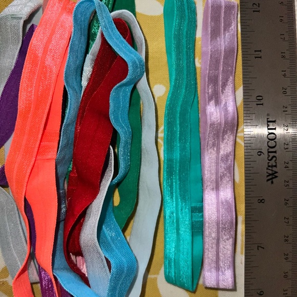 🎀 Little Girls Multiple head bands colorful stretchy, cuff to attach barrette. - Picture 3 of 3